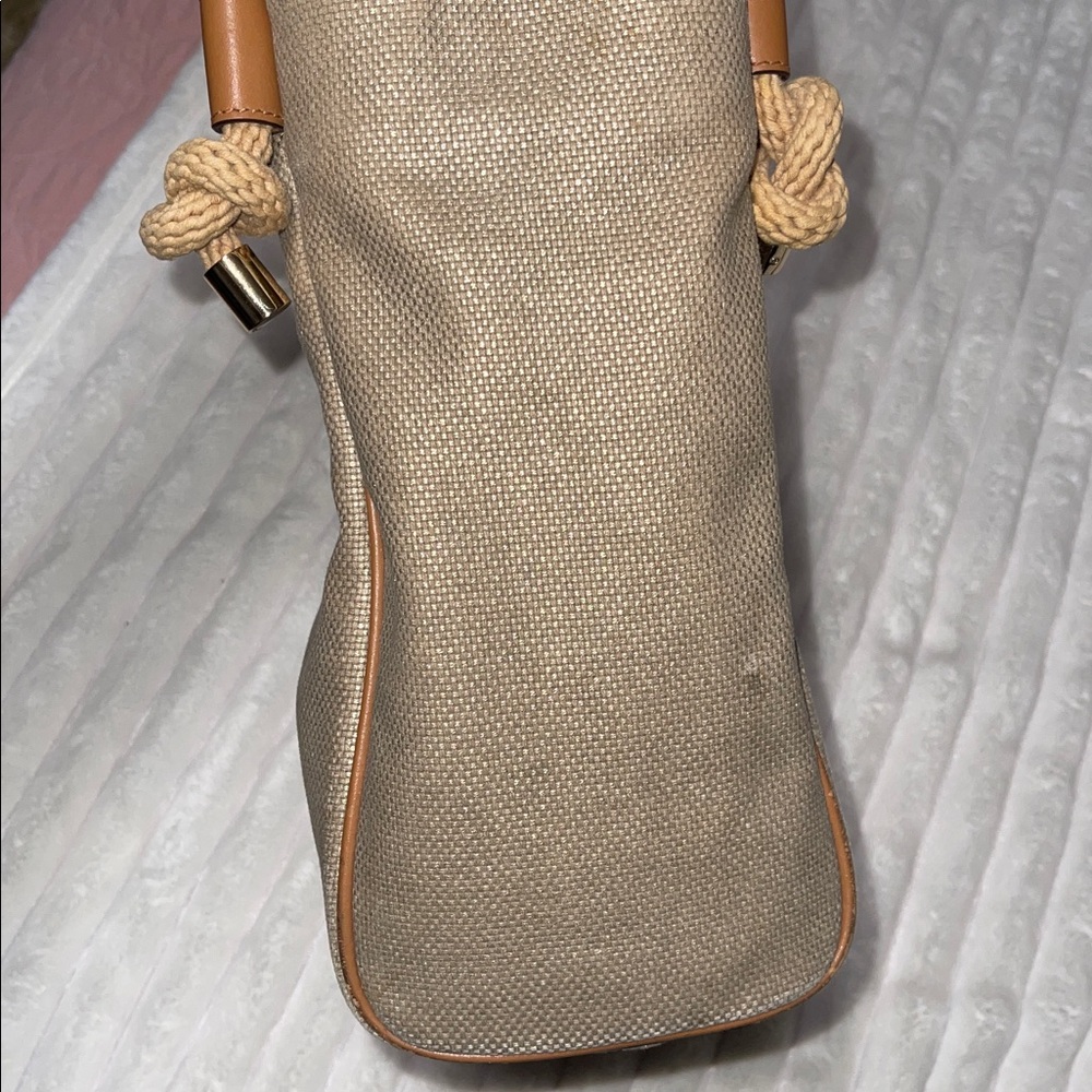 Michael Kors Island Large Grab Bag - Picture 7 of 16